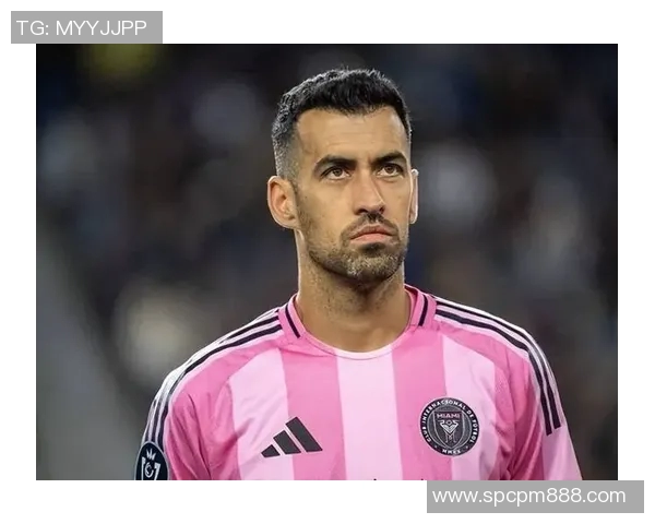 布斯克茨独特视角下的球盲过滤器智慧与足球战术的深度融合